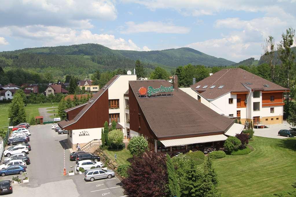 Hotel Horal Rožnov pod Radhoštěm Esterno foto