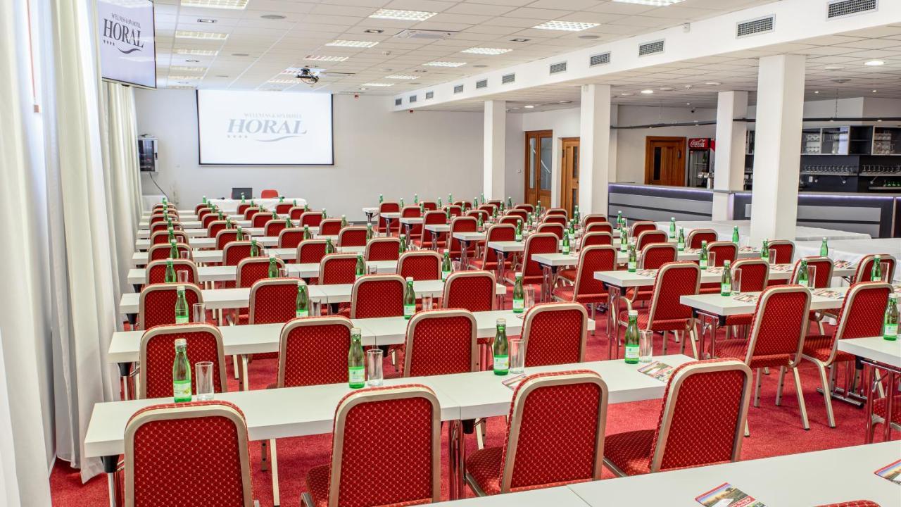 Hotel Horal Rožnov pod Radhoštěm Esterno foto