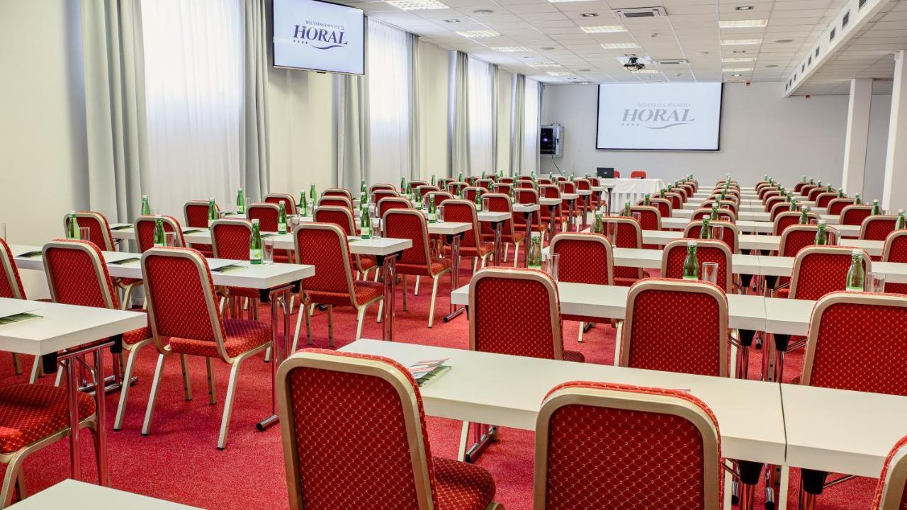 Hotel Horal Rožnov pod Radhoštěm Esterno foto
