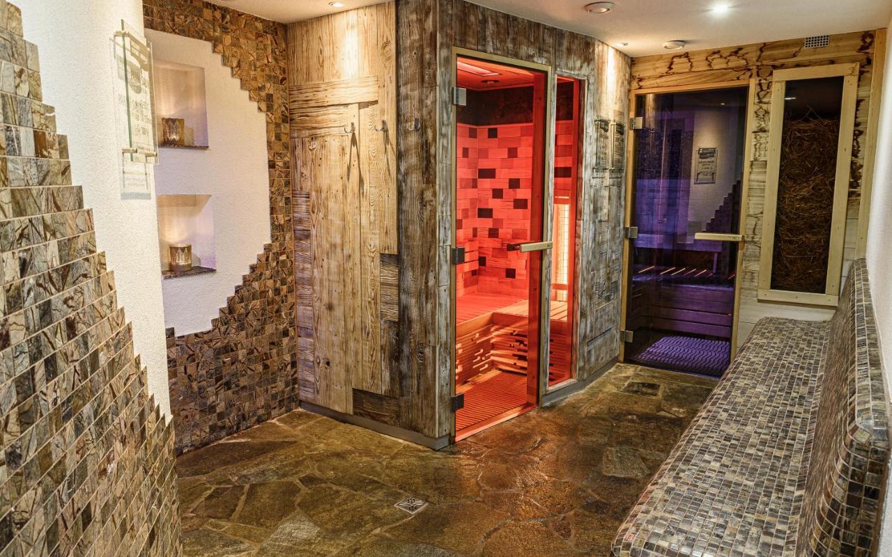 Hotel Horal Rožnov pod Radhoštěm Esterno foto