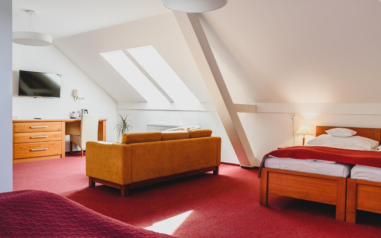 Hotel Horal Rožnov pod Radhoštěm Esterno foto