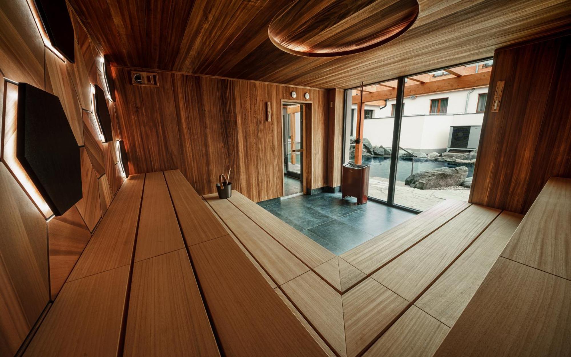 Hotel Horal Rožnov pod Radhoštěm Esterno foto
