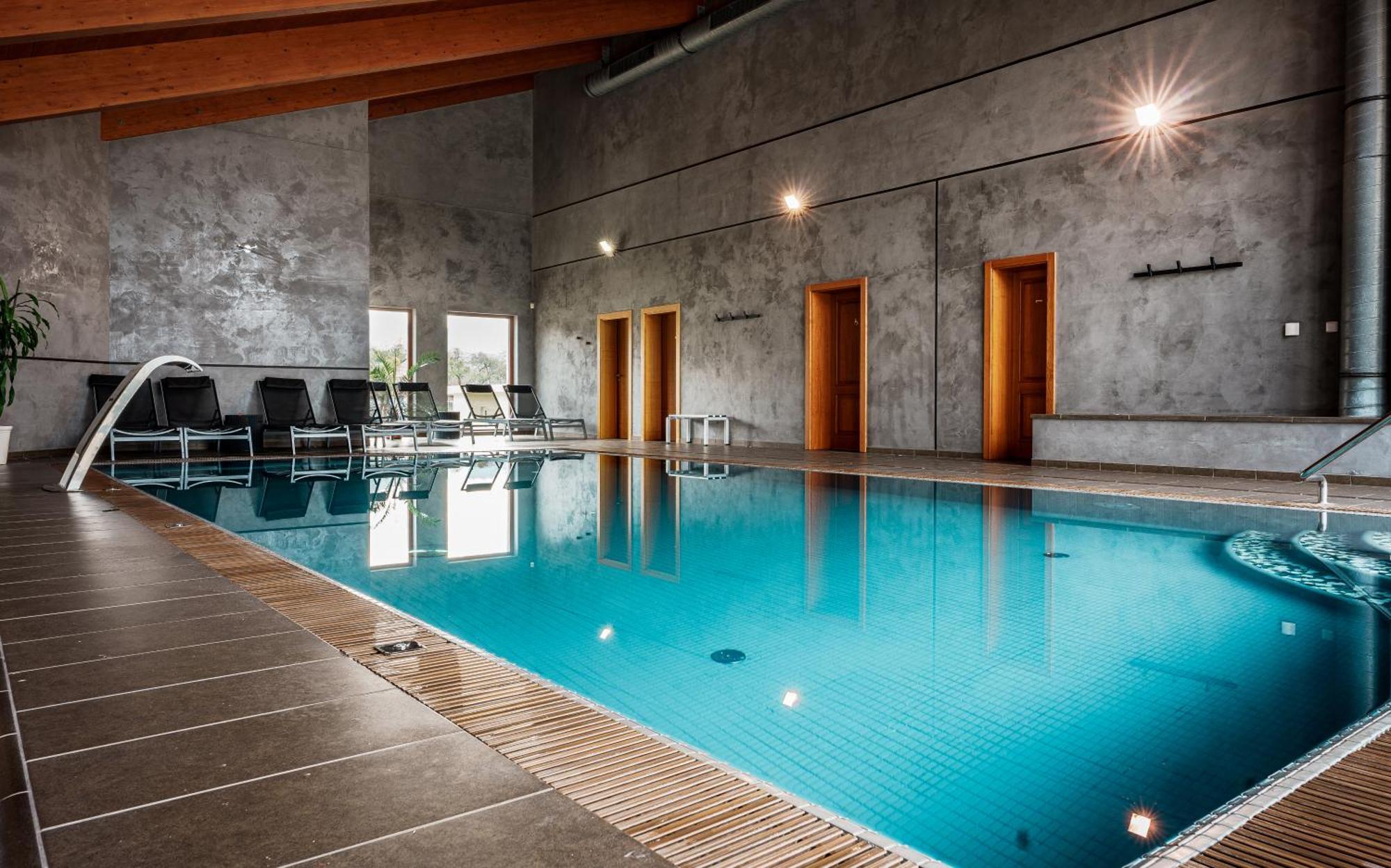 Hotel Horal Rožnov pod Radhoštěm Esterno foto