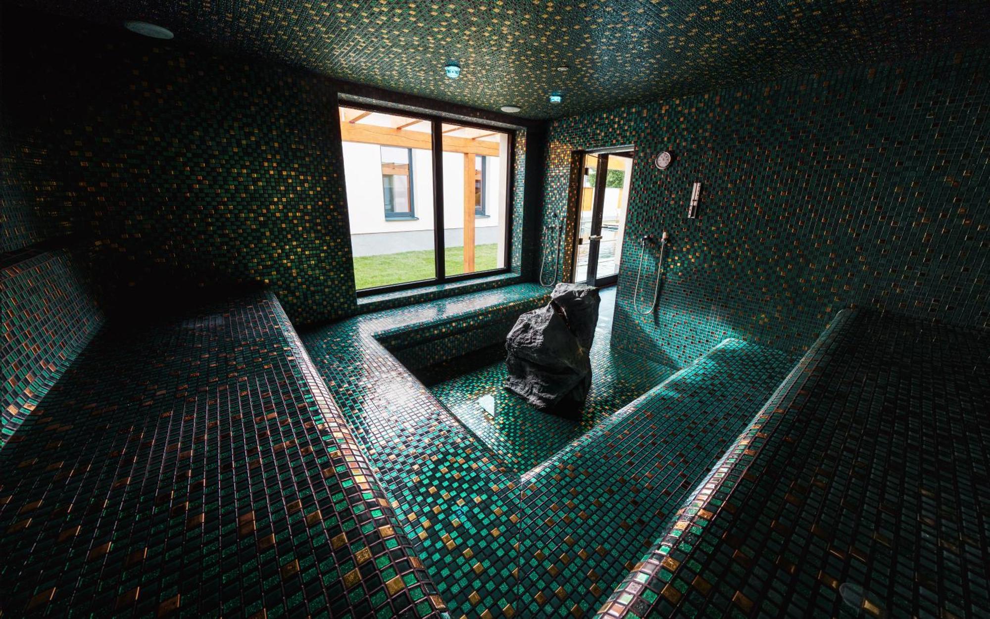 Hotel Horal Rožnov pod Radhoštěm Esterno foto