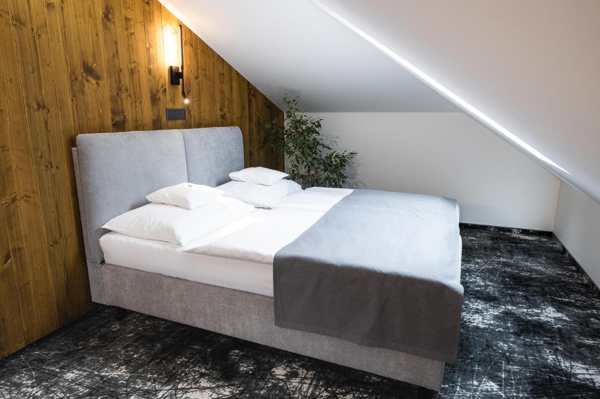 Hotel Horal Rožnov pod Radhoštěm Esterno foto