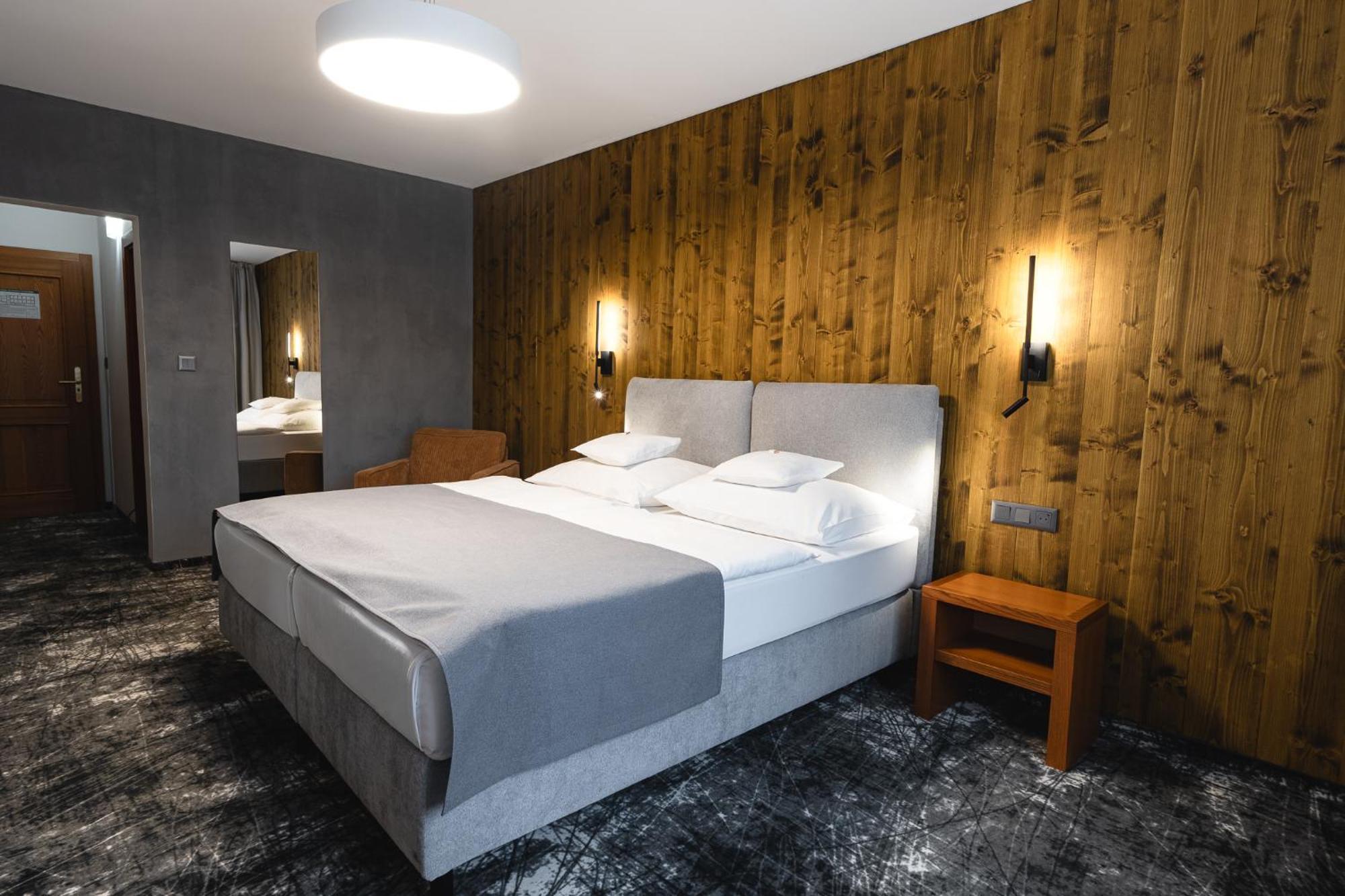 Hotel Horal Rožnov pod Radhoštěm Esterno foto